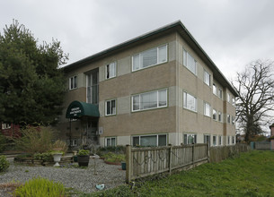 Gregory Apartments in New Westminster, BC - Building Photo - Primary Photo