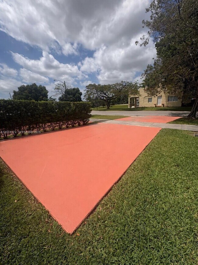993 NE 3rd Ave in Homestead, FL - Building Photo - Building Photo