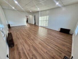 101 Lewis St S, Unit Unit 2 in Shakopee, MN - Building Photo