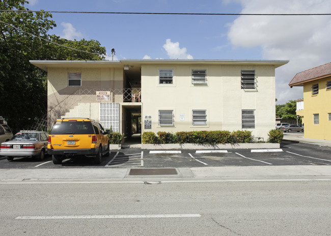 Bal Manor Apartments in Miami, FL - Building Photo - Building Photo