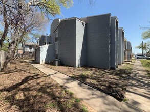 219 Fry St, Unit 5 in Denton, TX - Building Photo - Building Photo