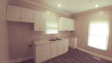 621 N Mountain St in Cherryville, NC - Building Photo - Building Photo