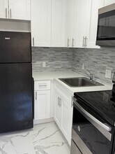 5962 NW 19th St in Lauderhill, FL - Building Photo - Building Photo