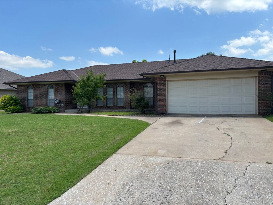 6308 NW 84th St in Oklahoma City, OK - Building Photo