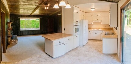 2477 Connecticut Ave in North Bend, OR - Building Photo - Building Photo
