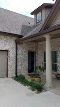 400 Lakeview Blvd in Denton, TX - Foto de edificio - Building Photo
