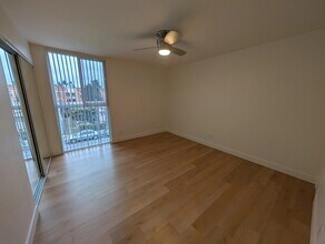 3900 1st St, Unit 8 in Los Angeles, CA - Building Photo - Building Photo