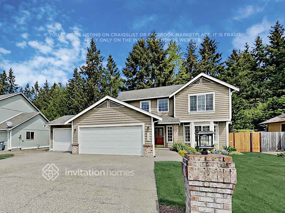 7025 188th St Ct E in Puyallup, WA - Building Photo