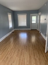 97 9th St in Windom, MN - Building Photo - Building Photo