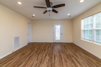 923 Warrior Hill Dr in Louisville, TN - Building Photo - Building Photo