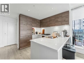 7388 Kingsway in Burnaby, BC - Building Photo - Building Photo