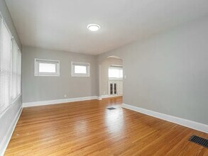 737 Hampton Ave in Toledo, OH - Building Photo - Building Photo