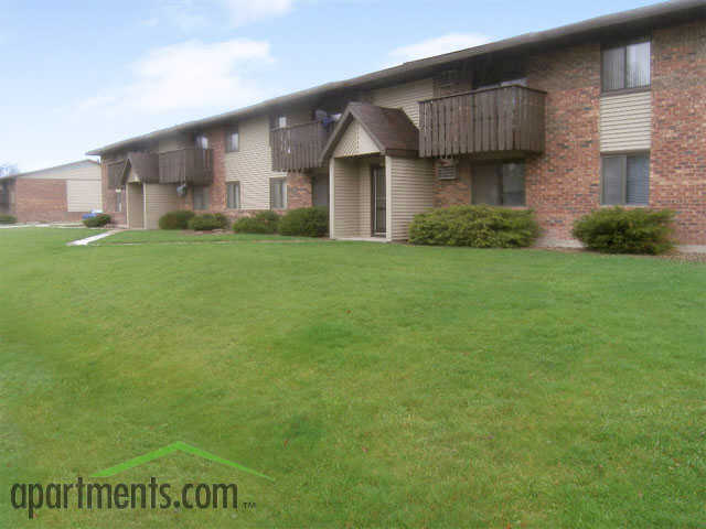 Forestview Ct. Apartments in Appleton, WI - Building Photo