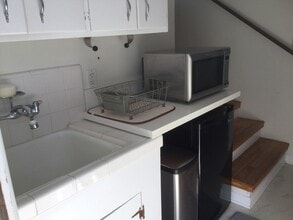 1211 Tennyson St, Unit Manhattan in Manhattan Beach, CA - Building Photo - Building Photo