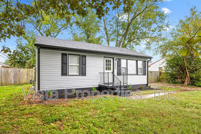 13113 Ashlawn Dr in Louisville, KY - Foto de edificio - Building Photo