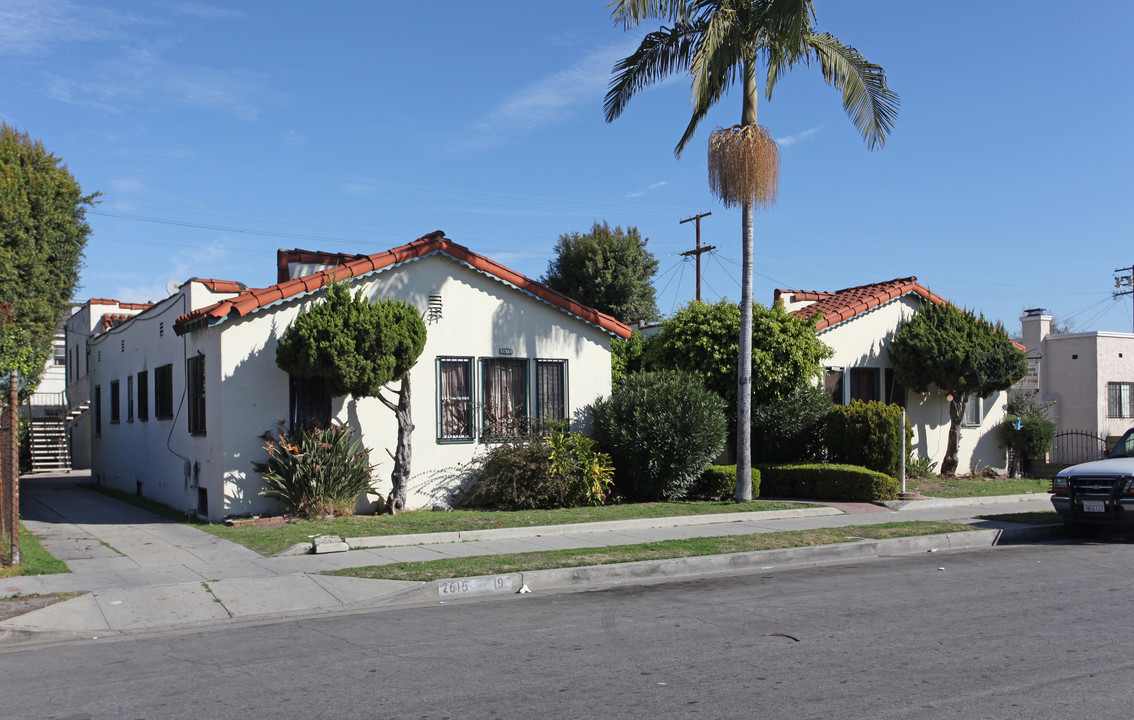 2615-2619 Cudahy St in Huntington Park, CA - Building Photo