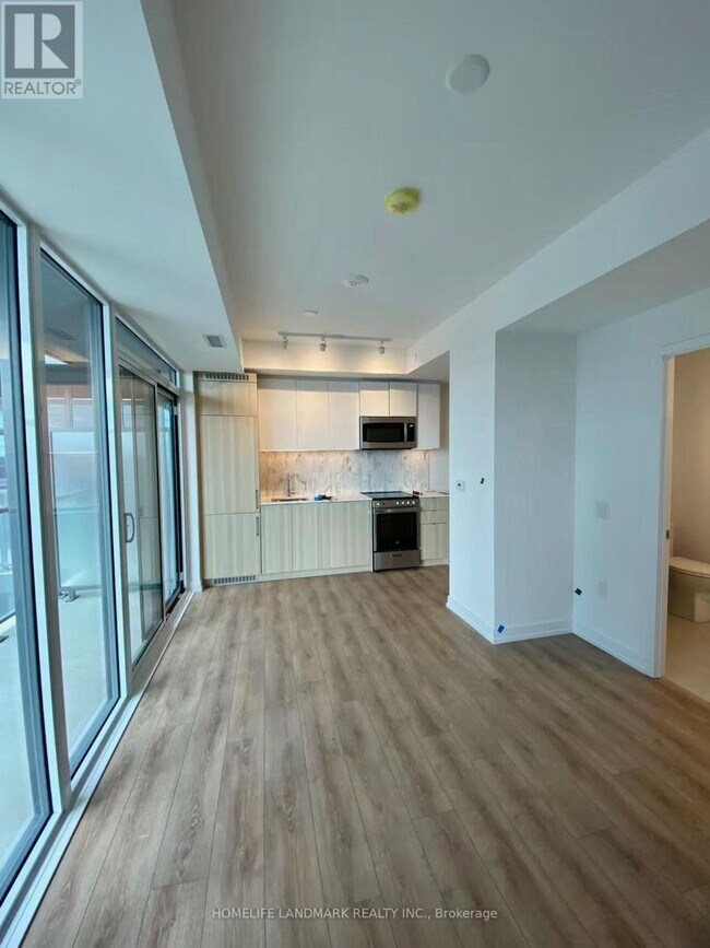 500 Dupont St in Toronto, ON - Building Photo - Building Photo