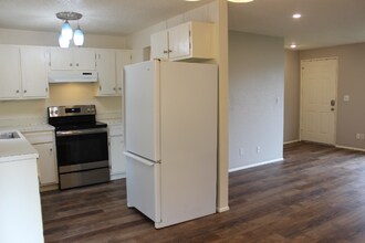 20027 24th Ave NE in Shoreline, WA - Building Photo - Building Photo