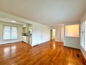 90 Rochelle Dr in St Catharines, ON - Building Photo - Building Photo