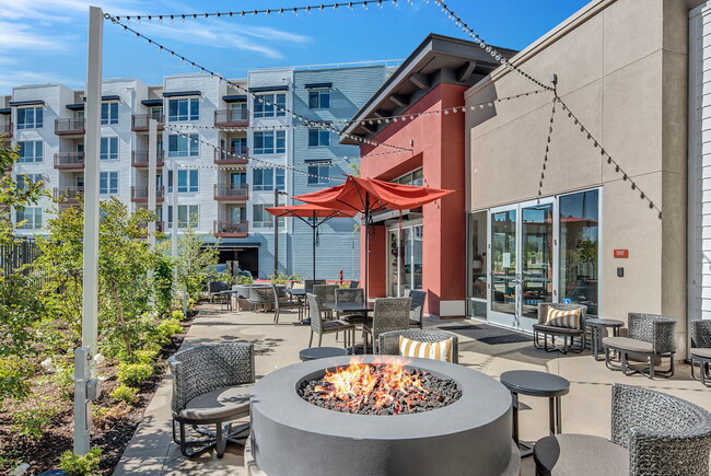 The Galloway in Pleasanton, CA - Foto de edificio - Building Photo