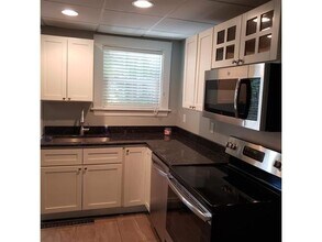 204 Rockland St in Portsmouth, NH - Building Photo - Building Photo