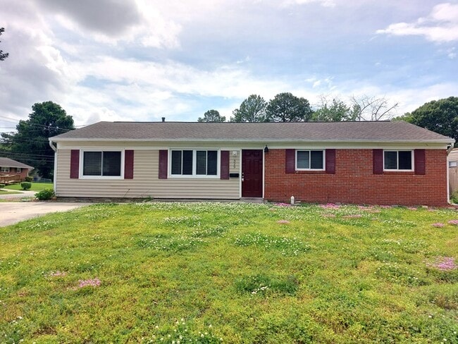 329 Bernice Pl in Virginia Beach, VA - Building Photo - Building Photo