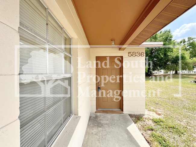 5836 Charlton Dr in Lakeland, FL - Building Photo - Building Photo
