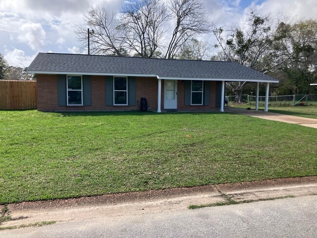 7517 Madison Dr in Biloxi, MS - Foto de edificio - Building Photo