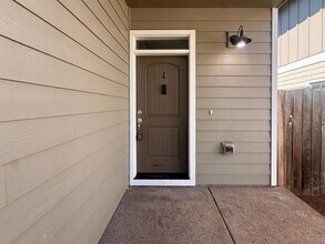 5711-5713 Honey Bee St S in Salem, OR - Building Photo - Building Photo