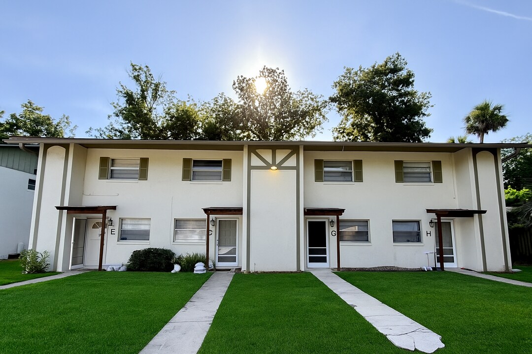 118 Hardin Pl in Edgewater, FL - Building Photo