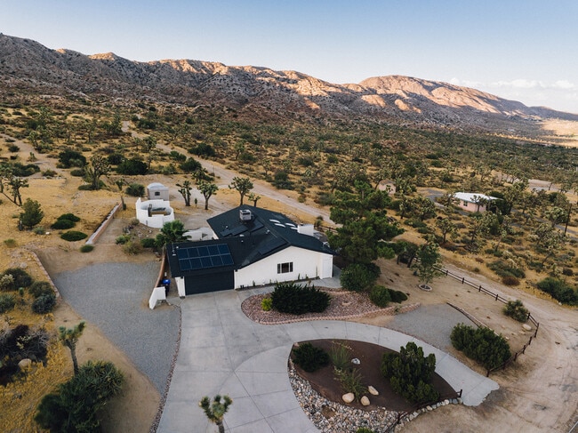 7370 North Park in Yucca Valley, CA - Building Photo - Building Photo