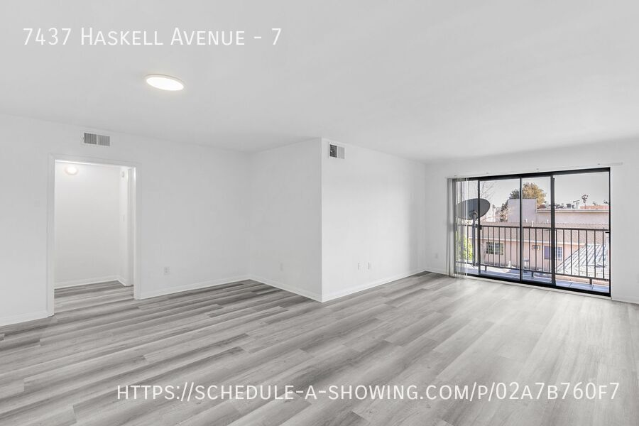 7437 Haskell Ave in Los Angeles, CA - Building Photo
