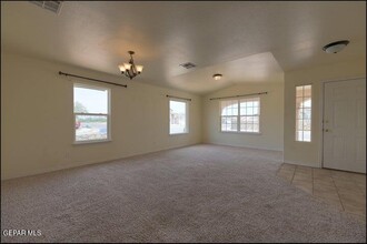 10749 Silvercloud Dr in El Paso, TX - Building Photo - Building Photo