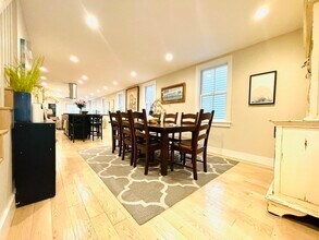 571 Franklin St in Cambridge, MA - Building Photo - Building Photo