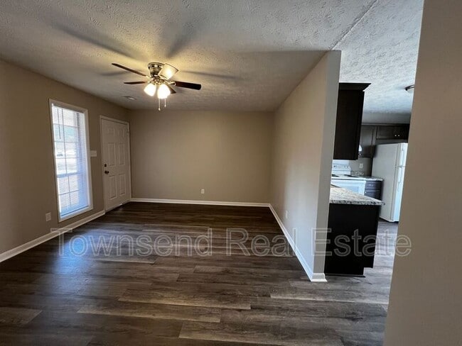 1437 Ireland Dr in Fayetteville, NC - Building Photo - Building Photo