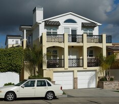 Marguerite Apartments in Corona Del Mar, CA - Building Photo