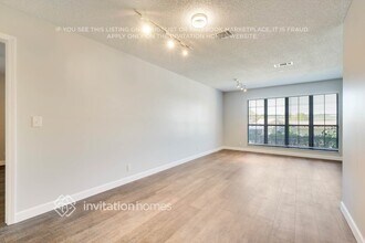 6241 Cranberry Ln E in Jacksonville, FL - Foto de edificio - Building Photo