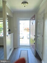 17929 Milroy Dr in Dumfries, VA - Building Photo