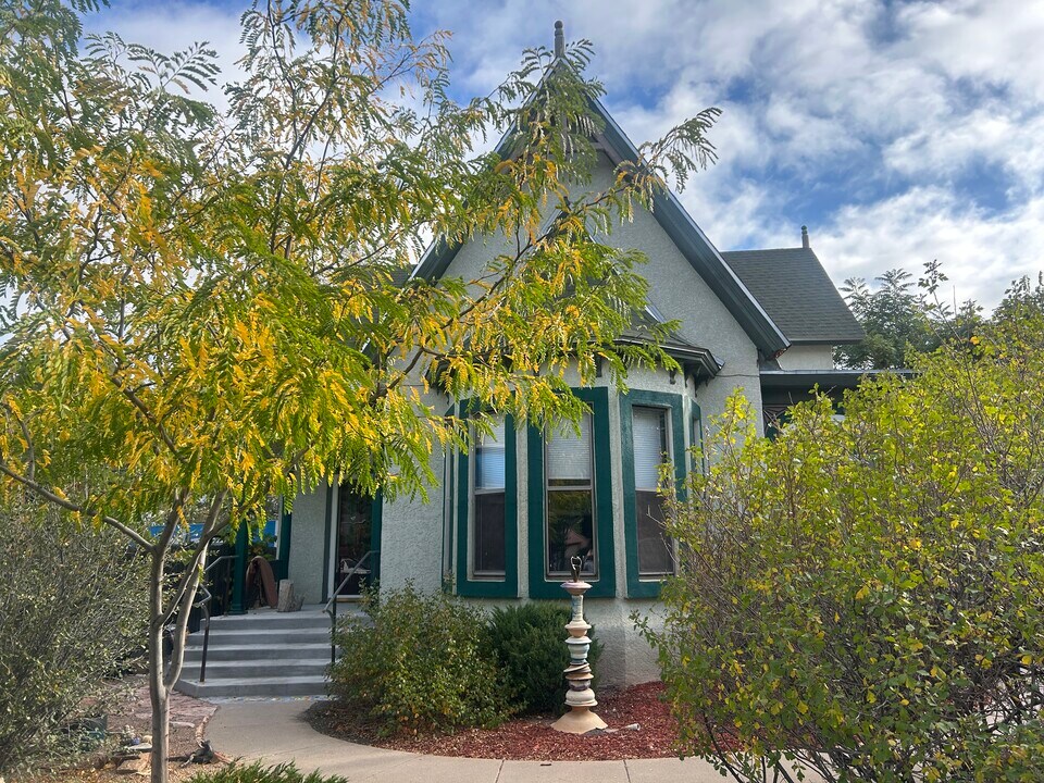225 Midway Ave, Unit 225 Midway Ave. Downstair in Pueblo, CO - Building Photo