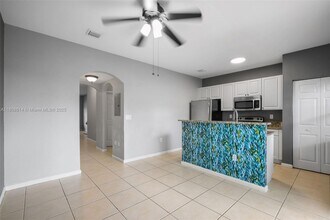 2741 SW 120th Ter in Miramar, FL - Building Photo - Building Photo