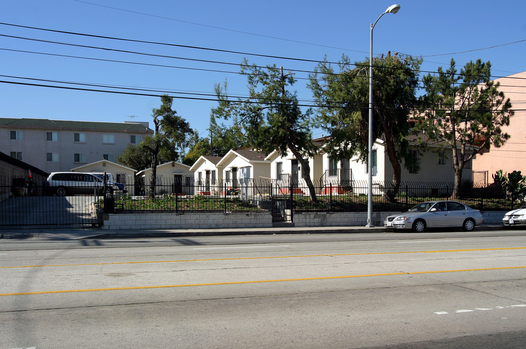 12613 S Figueroa St in Los Angeles, CA - Building Photo