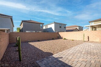 4727 Mystic Quartz Ct in Las Vegas, NV - Building Photo - Building Photo