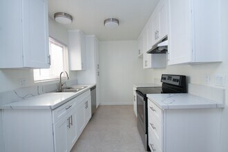 9319 Alcott St in Los Angeles, CA - Foto de edificio - Building Photo