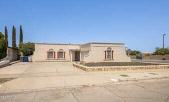 3329 Running Deer Dr in El Paso, TX - Building Photo