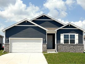 8417 S 176th Ave in Omaha, NE - Building Photo