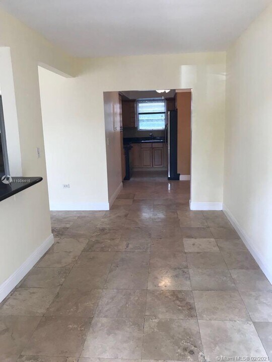 1316 NE 105th St-Unit -103 in Miami Shores, FL - Building Photo