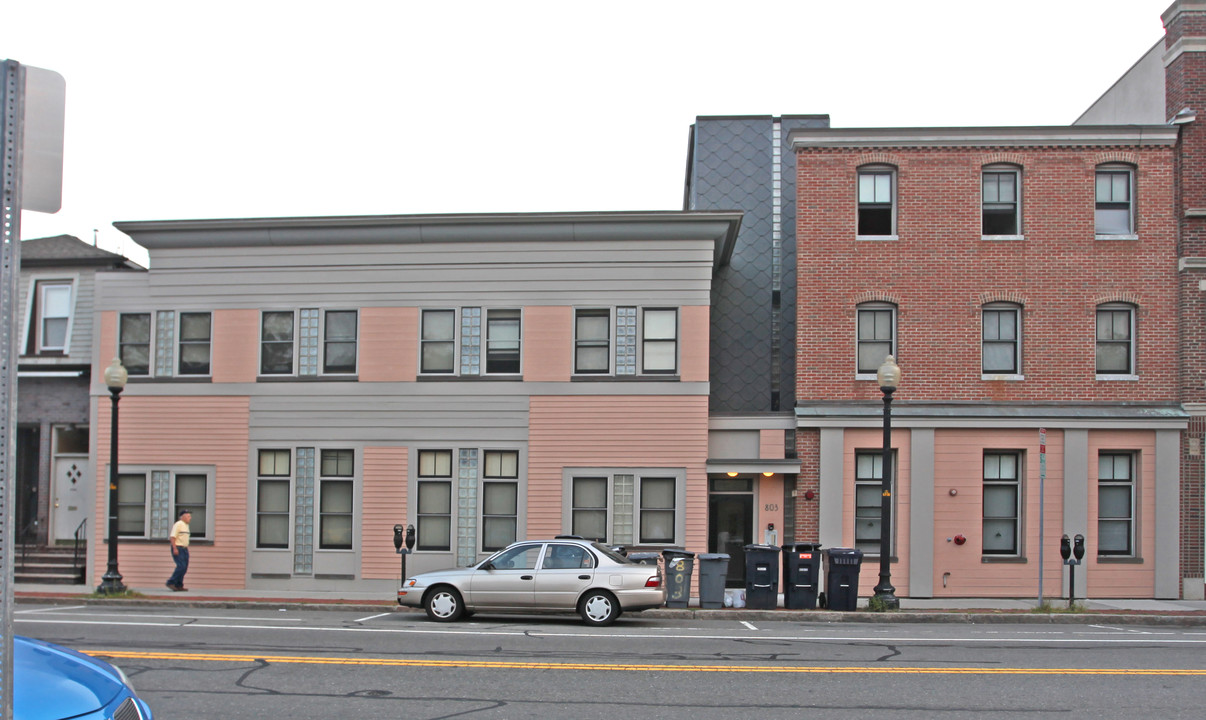 803 Cambridge St in Cambridge, MA - Foto de edificio