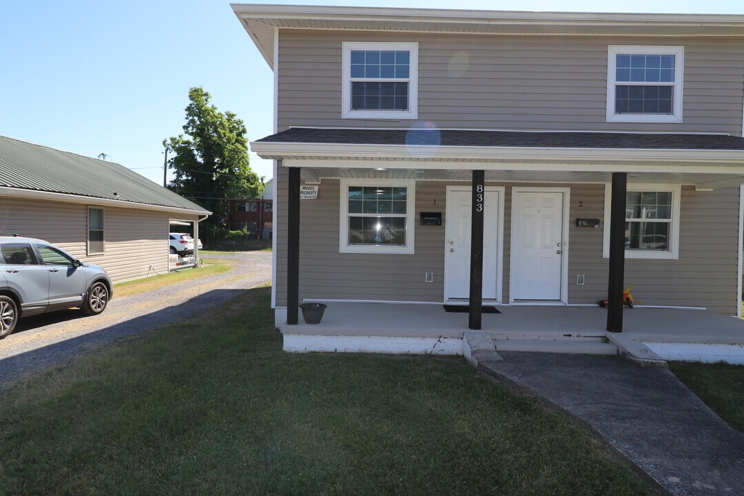 833 Dale St in Kingsport, TN - Foto de edificio