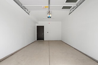 Verdell Pointe in Folsom, CA - Building Photo - Interior Photo