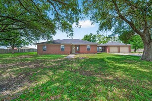 5120 Williams School Rd in Needville, TX - Building Photo